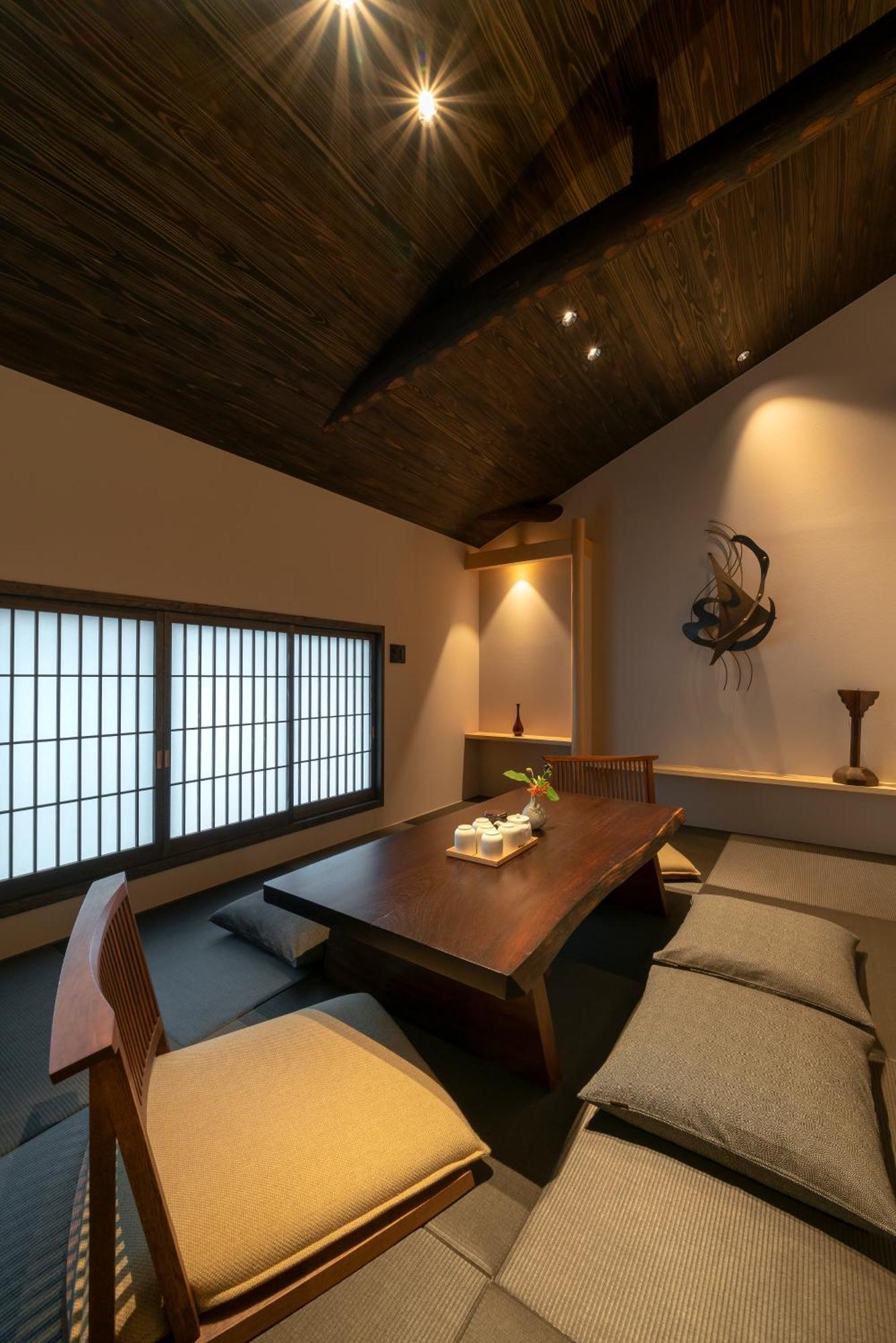Hinaya Gojo Apartment *