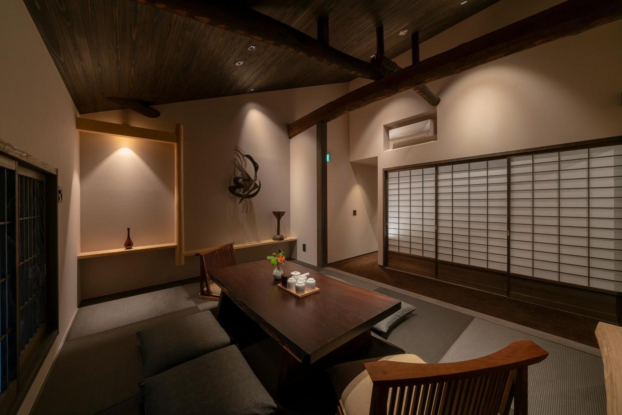 Hinaya Gojo Apartment